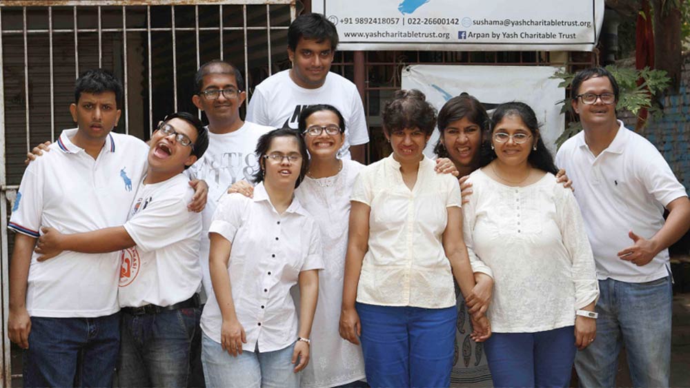 বিগত কয়েক বছর ধরেই প্রতিবন্ধীদের বিভিন্ন পদে নিয়োগ করা হচ্ছে। কিন্তু মুম্বই শহর এ ক্ষেত্রে এক অভিনব পন্থা অবলম্বন করেছে।