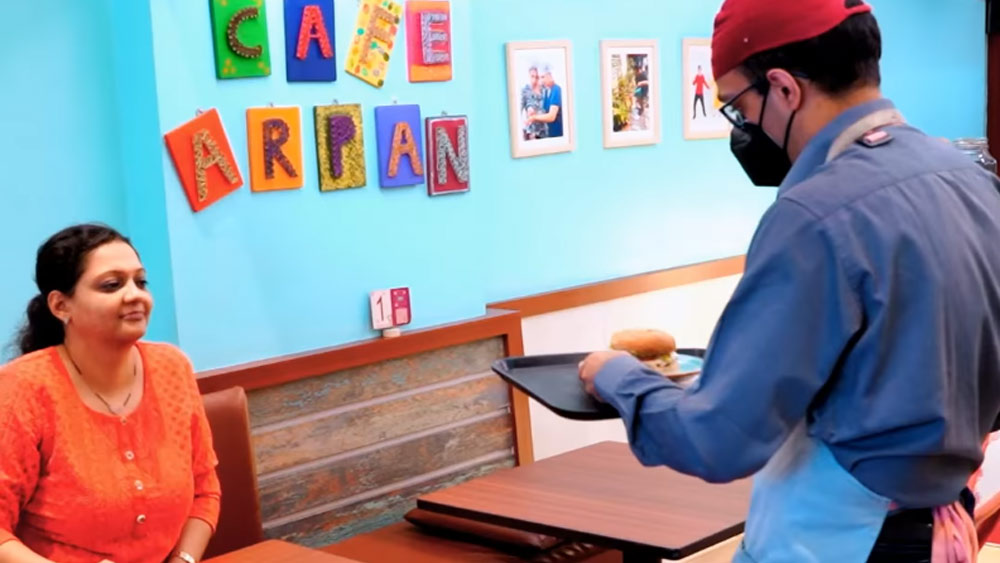 ২০১৫ সালে হাতে গোনা চার-পাঁচ জনকে নিয়ে এই পরিষেবা চালু হয়েছিল।