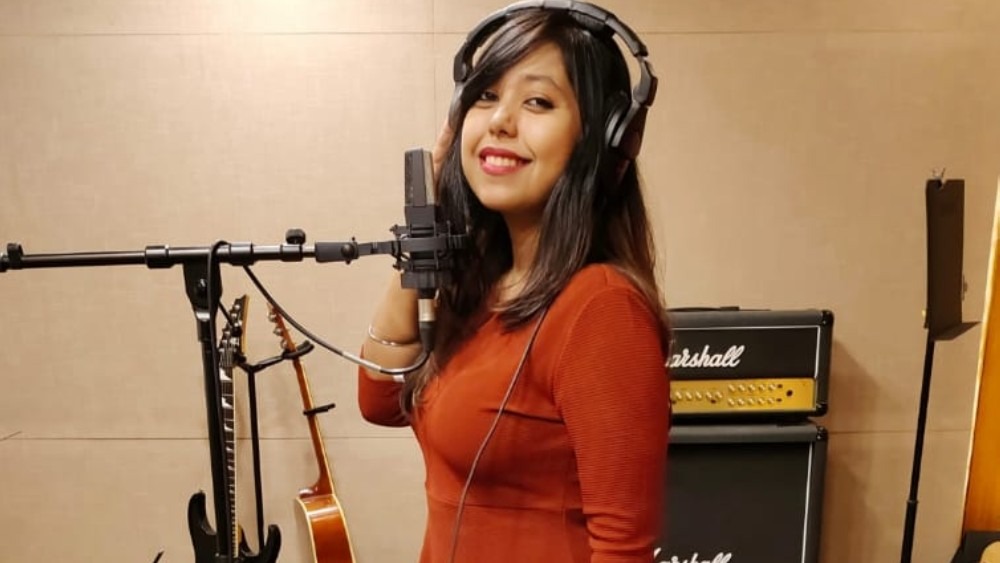 ৮-৯ বছর ধরে মুম্বইয়ে আছেন, শান থেকে শুরু করে আরমান মালিক, নামী গায়কের সঙ্গে গান গেয়েছেন দেবাঞ্জলি