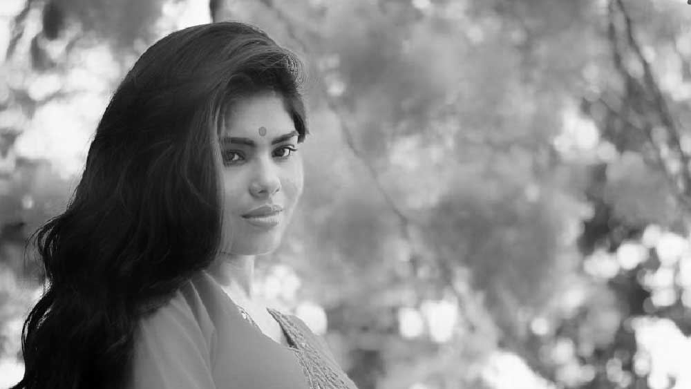 পড়াশোনায় বরাবরই মেধাবী ছিলেন মঞ্জুষা। তবে ছোট থেকেই অভিনয় জগতের প্রতি আকর্ষণ ছিল। স্কুলের গণ্ডি পেরোনোর পরই মডেলিং শুরু করেছিলেন মঞ্জুষা। সুযোগও আসছিল একের পর এক। 