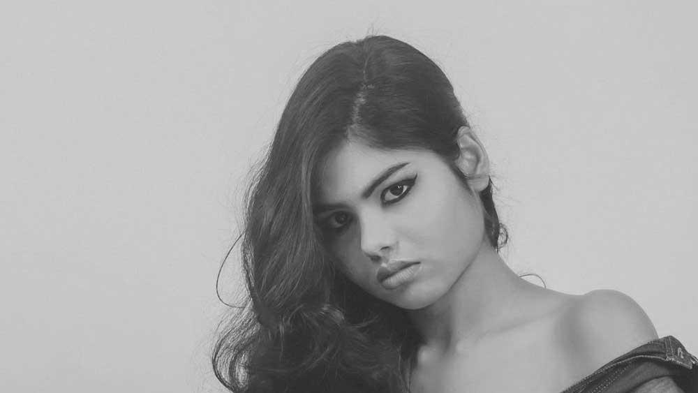 এমনকি, মঞ্জুষার বাবা  মেয়ের ভবিষ্যতের জন্য বড় অঙ্কের অর্থ জমিয়ে রেখেছেন বলেও জানিয়েছেন অভিনেত্রীর মা। মঞ্জুষা সে ব্যাপারে জানতেনও। 