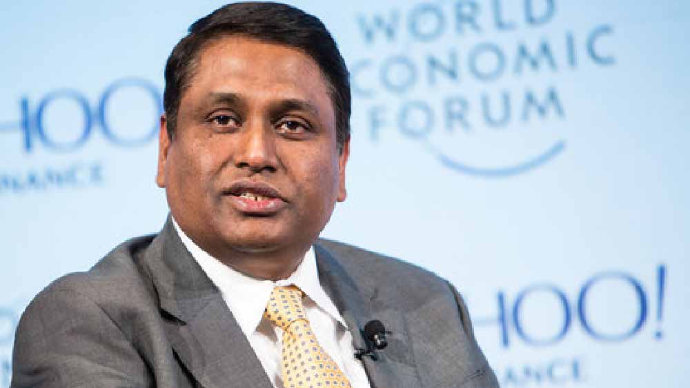 বিজয়কুমার পাঁচ বছরের মেয়াদে সংস্থার শেয়ার থেকে পেয়েছেন প্রায় ২৪৪ কোটি টাকা। এ ছাড়াও সংস্থা থেকে পাঁচ বছরে বাড়তি সুবিধা বাবদ প্রায় ৩৪ কোটি টাকা পেয়েছেন বিজয়কুমার।