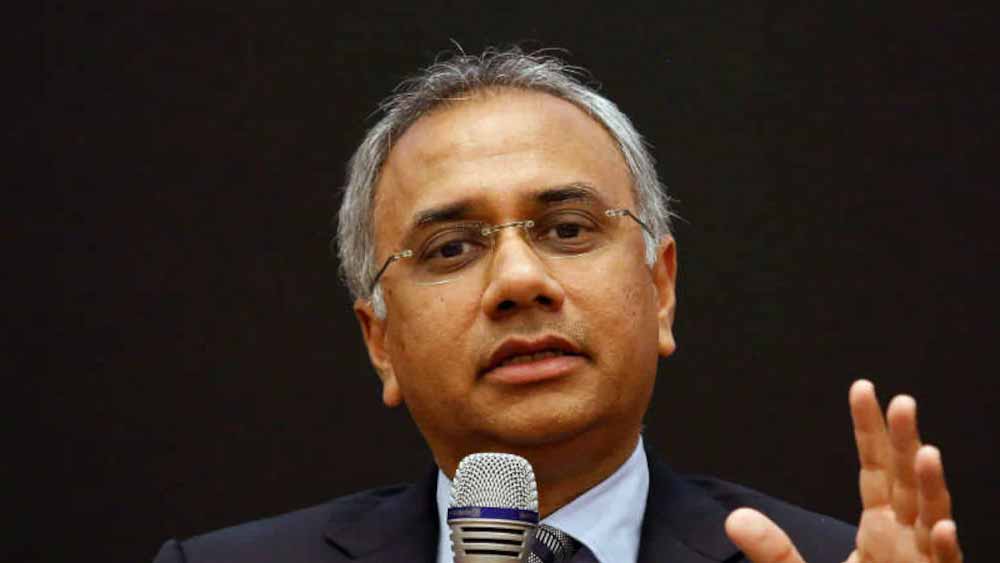 পারেখের মোট বার্ষিক আয়ের মধ্যে কেবল সংস্থার শেয়ার থেকেই তিনি প্রায় ৫২ কোটি টাকা আয় করেন। তবে আগের বছরের তুলনায় পারেখর বেতন অনেকটাই বেড়েছে। গত বছরে তাঁর বেতন ছিল ৪২ কোটি টাকা।