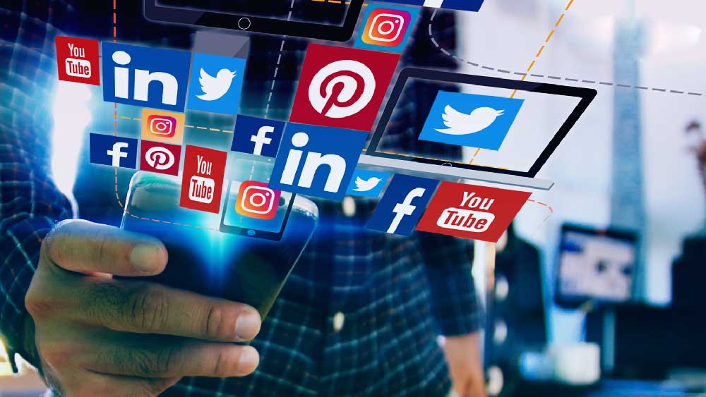 নিজেদের মনোরঞ্জনের জন্য আমরা নেটমাধ্যমে বিভিন্ন উপায় খুঁজে নিই। ফেসবুক, ইনস্টাগ্রাম, টুইটারের মতো নেটমাধ্যমগুলি মনোরঞ্জনের পাশাপাশি আরও নানাবিধ উপকরণ আমাদের সামনে হাজির করে থাকে।