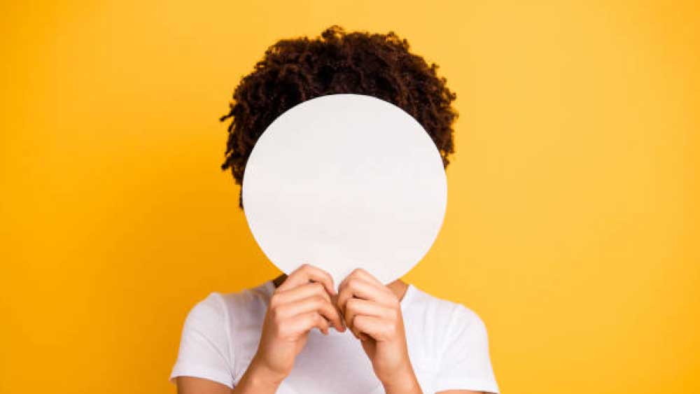 ব্যবহারকারীরা এখানে তাঁদের পরিচয় গোপন রাখতে পারেন। যে কোনও নামেই এই মাধ্যমে প্রোফাইল খোলার সুবিধা রয়েছে।