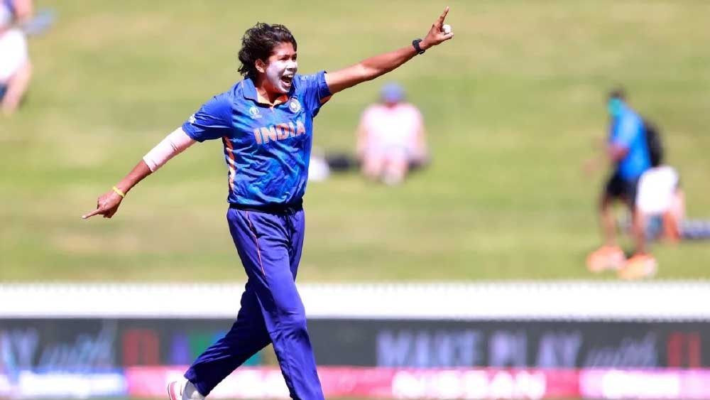 ভারতকে বহু ম্যাচ জেতানো ঝুলন।