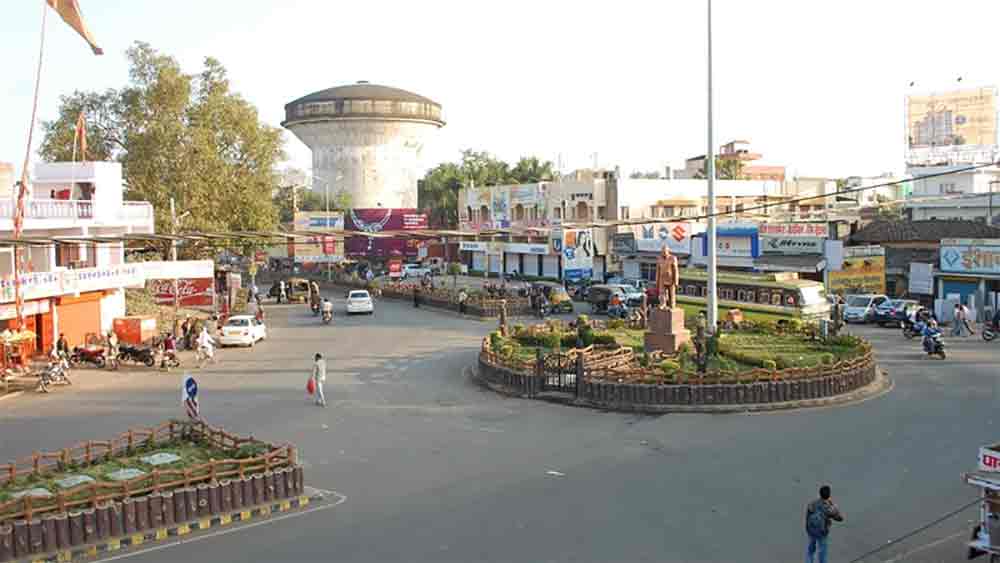 পুলিশ জানতে পারে, খুনের দিন কয়েক আগে পরিচিতদের কাছে মাখন বলেছিল যে, সে সুভাষের সঙ্গে মধ্যপ্রদেশের জব্বলপুরে থাকে। সঙ্গে সঙ্গে জব্বলপুরে ছুটে যায় তদন্তকারী দল।