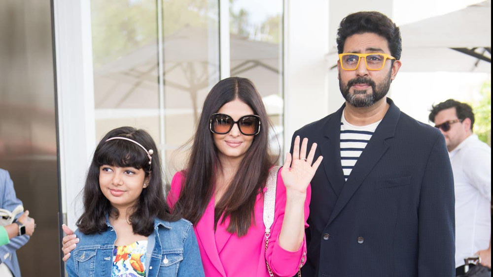 কান চলচ্চিত্র উৎসব থেকে স্বামী ও কন্যা-সহ সম্প্রতি মুম্বইয়ে ফিরে এসেছেন ঐশ্বর্যা রাই বচ্চন।