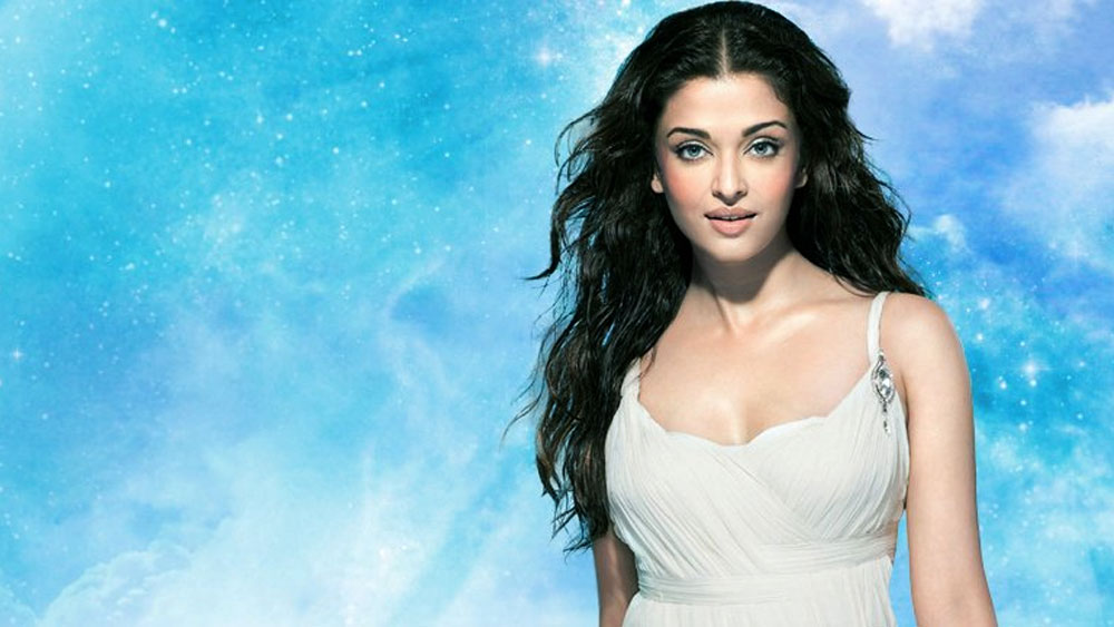 ‘লাক্স’ সাবানের বিজ্ঞাপন ইতিমধ্যেই ভক্তদের মন কেড়েছে। এ ছাড়াও বিভিন্ন প্রসাধনী, গয়না ও ঘড়ির নামকরা ব্র্যান্ডের সঙ্গে বিজ্ঞাপনের চুক্তি করেছেন ঐশ্বর্যা।