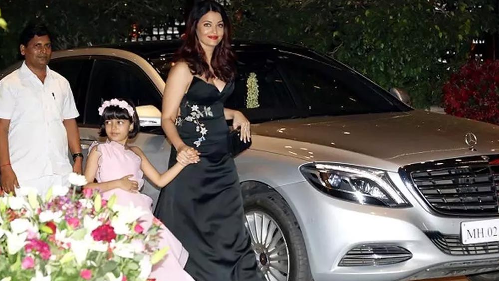 দামি গাড়ি কেনার শখও আছে রাইসুন্দরীর। তাঁর বাড়ির গ্যারাজে সার দিয়ে দাঁড়িয়ে থাকে বিলাসবহুল গাড়ি। এর মধ্যে মার্সিডিজ বেঞ্জ, অডি, লেক্সাসের মত মহার্ঘ গাড়িও রয়েছে।