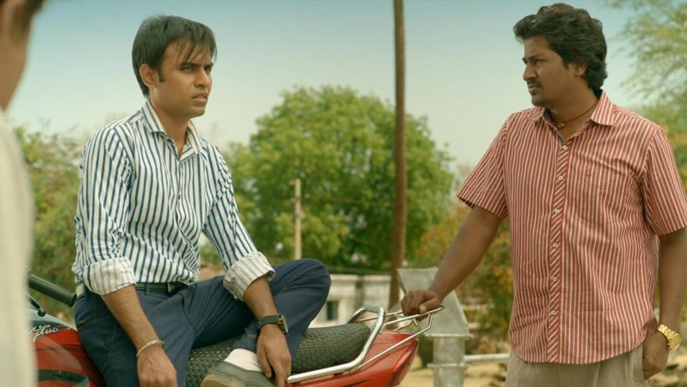 গ্রামটির নাম ‘ফুলেরা’ নয়, সেহোর জেলার অন্তর্গত সেহোর শহর থেকে প্রায় ন’কিলোমিটার দূরে এই গ্রামটির নাম মহোদিয়া।