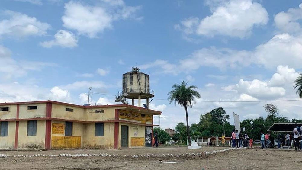 ২০১১ সালের জনগণনা অনুযায়ী, মহোদিয়া গ্রামের জনসংখ্যা দু’হাজারেরও কম। সব মিলিয়ে ৩৭৫টি ঘর রয়েছে এই গ্রামে।