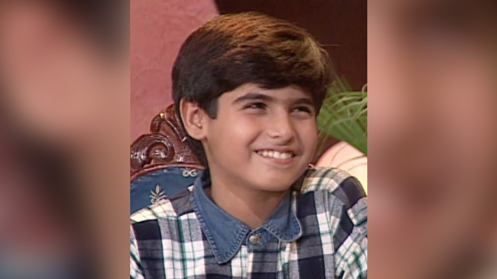 এর পর আর ওমকারকে ফিরে তাকাতে হয়নি। যে কোনও অভিনেতার শৈশবের চরিত্রে অভিনয় করতে হলে সকলে ওমকারকেই বেছে নিতেন।