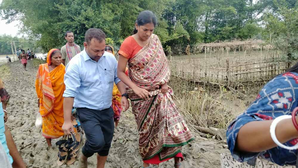 ২০১২ ব্যাচের আইএএস অফিসার কীর্তির অসাধারণ কাজ দেখা গিয়েছে কোভিড পরিস্থিতিতে। 