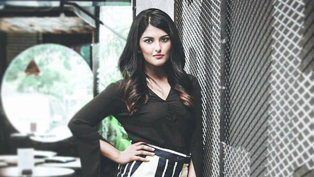 এমন আকস্মিক পতনের কোনও না কোনও কারণ থাকে! অনেক সময় নিজের টুকরোটাকরা দোষও মন্দভাগ্যের ফেরে রাক্ষুসে রূপ নেয়। তবে অঙ্কিতির দাবি, এক্ষেত্রে তেমন কোনও কারণ ঘটেনি। তিনি নতুন করে এমন কিছু করেননি যা গত সাত বছর ধরে করছেন না। 