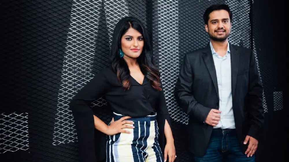 ধ্রুব জিলিঙ্গোর সঙ্গে রয়েছেন তার জন্মলগ্ন থেকেই। অঙ্কিতি যখন সংস্থাটির বিপণণ এবং অন্য আর্থিক, বাণিজ্যিক দিত সামলাতে ব্যস্ত, তখন ধ্রুব পুরো প্রক্রিয়াটির প্রযুক্তিগত বিষয়ের দায়িত্বে ছিলেন। এমনকি অঙ্কিতির অবর্তমানে এখনও জিলিঙ্গোতেই রয়েছেন তিনি। 