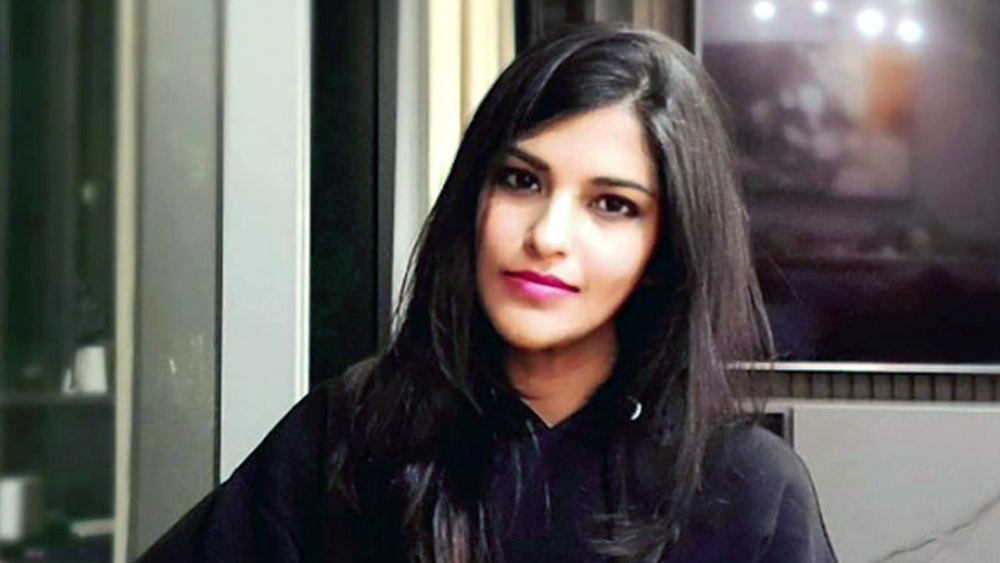 সেই ধ্রুব সম্প্রতি জিলিঙ্গোর কর্মীদের একটি মেল পাঠিয়েছেন। তাতে বলা হয়েছে, ‘সংস্থা  থেকে বেরিয়ে যাওয়ার পর অনেকেই এই সংস্থা এবং কর্তৃপক্ষের বিরুদ্ধে হেনস্তার অভিযোগ এনেছেন। আমি জানিয়ে দিতে চাই, এই সংস্থা কোনওরকম হেনস্তা বা কর্মক্ষেত্রে যৌন হেনস্তার ঘটনাকে জিলিঙ্গো কখনও সহ্য করেনি, করবেও না। যদি কেউ সংস্থার সুনাম নষ্ট করতে চায়, তবে তাঁর বিরুদ্ধে উপযুক্ত ব্যবস্থা নেওয়া হবে।’  