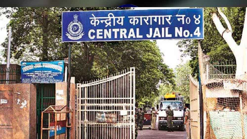 সূত্রের খবর, দিল্লির তিহাড় জেলে বসেই মুসেওয়ালার খুনের ছক তৈরি হয়েছিল। সম্প্রতি সেই তিহাড় জেলে বন্দি লরেন্স বিষ্ণোই। 