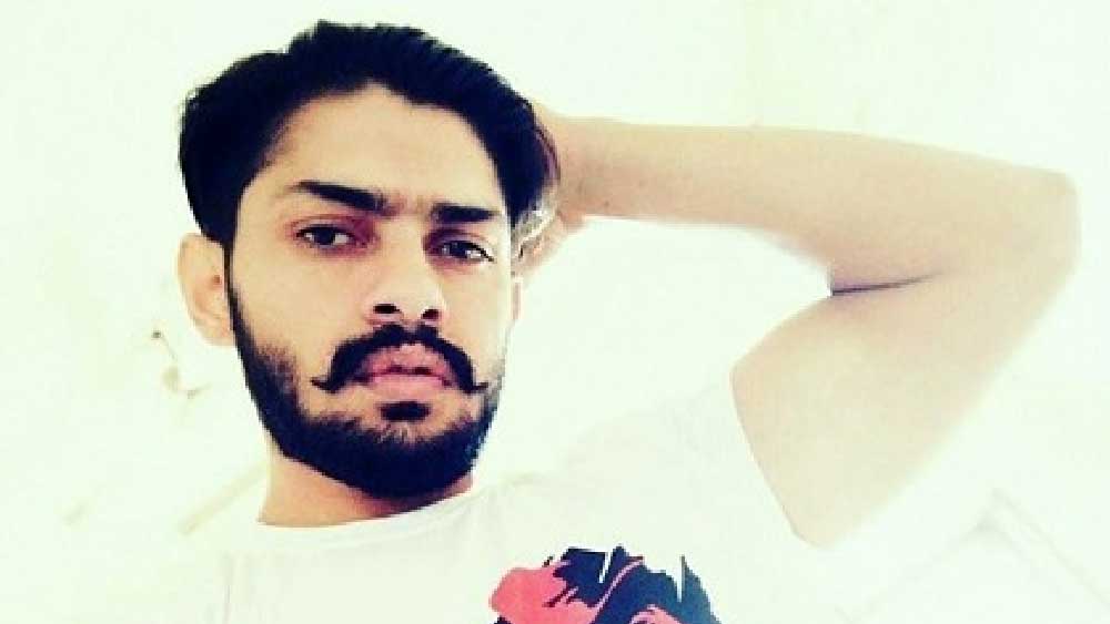 ছাত্র রাজনীতি করার সময় ভিকি মিদদুখেড়ার সঙ্গে পরিচয় হয় লরেন্সের। এর পর ভিকি শিরোমণি অকালি দলে যোগ দেন। অন্য দিকে, লরেন্স পুরোপুরি অপরাধ জগতে ঢুকে পড়েন।   