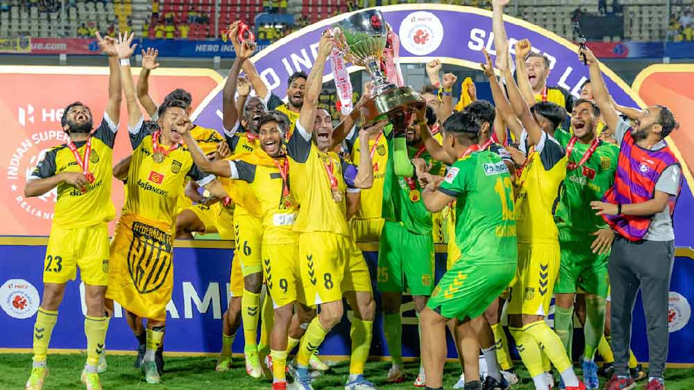 ২০২১-২২ সালের আইএসএল চ্যাম্পিয়ন হায়দরাবাদ এফসি।