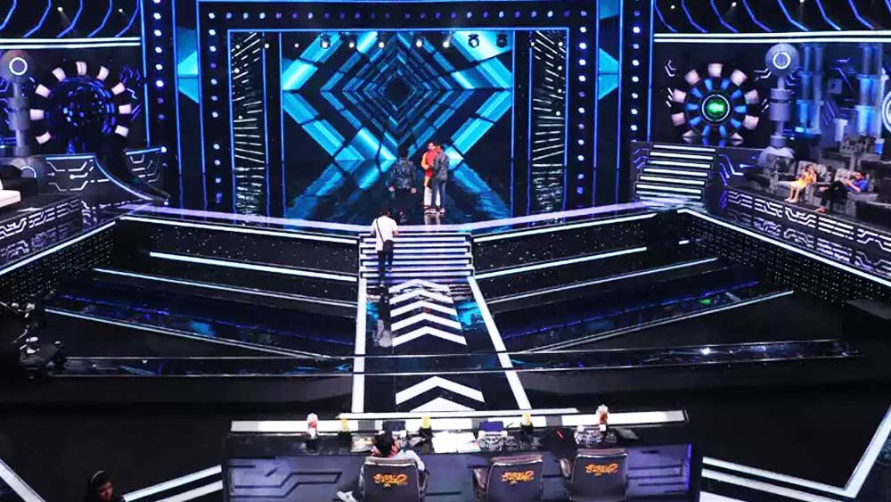 এই অনুষ্ঠানগুলিতে নাচ, গান-সহ নানা ধরনের প্রতিযোগিতার আয়োজন করা হয়। দেশের বিভিন্ন প্রান্ত থেকে এই সব প্রতিযোগিতায় অংশগ্রহণ করতে আসেন বিভিন্ন বয়সের, বিভিন্ন ক্ষেত্রের প্রতিভাধররা।