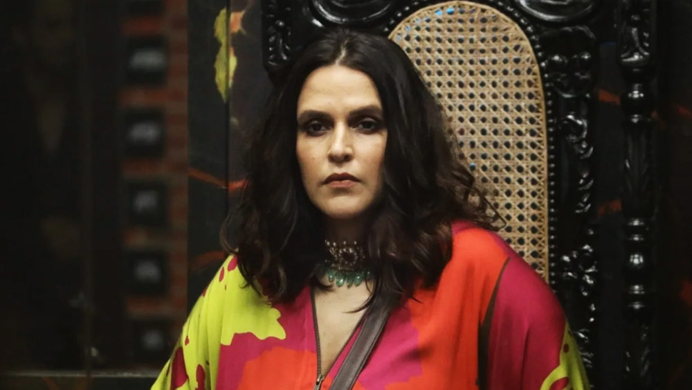 ওই একই রিয়্যালিটি শো-এর বিচারক নেহা ধুপিয়া। প্রতিটি পর্ব শ্যুট করতে পারিশ্রমিক হিসাবে তিনি আট লক্ষ টাকা নেন।