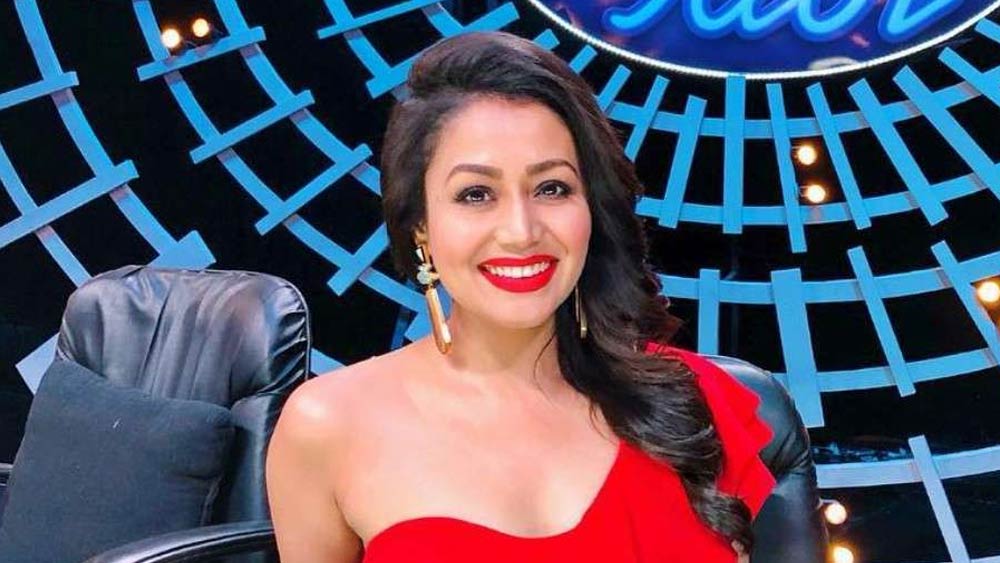 ‘ইন্ডিয়ান আইডল’-এর দ্বিতীয় সিজনে প্রতিযোগী হিসাবে অংশগ্রহণ করেছিলেন নেহা কক্কর। এখন তিনিই সোজা বিচারকের আসনে। দ্বাদশ সিজনের পর্ব প্রতি তিনি পাঁচ লক্ষ টাকা পারিশ্রমিক পান।