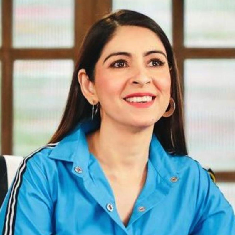 ফ্যাশন ইন্ডাস্ট্রিতে কাজ করার অভিজ্ঞতাও অর্জন করেছিলেন ভাবনা।