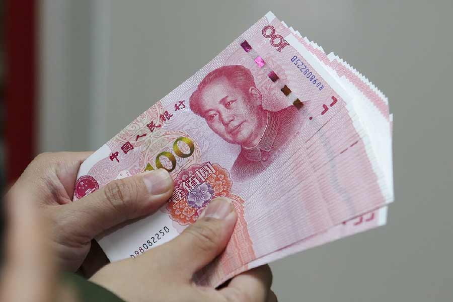 কিন্তু, এত বড় খবরটা কেন স্ত্রী এবং সন্তানদের জানাননি লি? পুরস্কার হাতে পেয়ে তার উত্তর দিয়েছেন ওই লটারি বিজেতা।