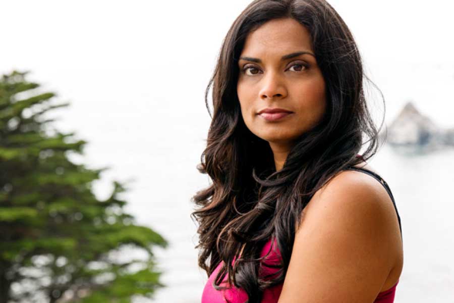 সব থেকে বেশি ক্ষতিপূরণ পেয়েছেন বিজয়াই। সূত্রের খবর, বিজয়া চাকরি খোওয়ানোতে নাকি খুশি হয়েছেন ডানপন্থী মতাদর্শীদের একাংশ।