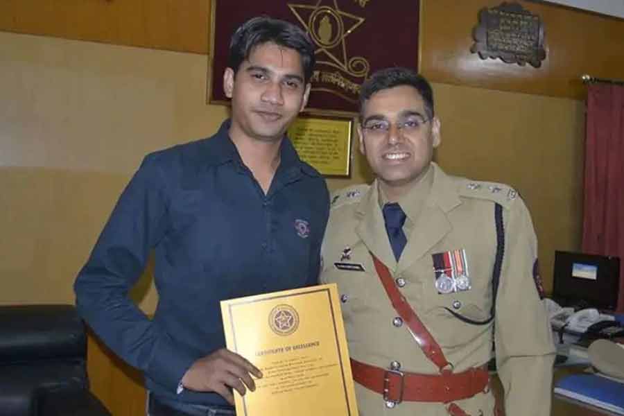 মনোজ বলেন, “তাঁর জীবনে দু’জনের বই খুব প্রভাব ফেলেছিল। এক জন হলেন ম্যাক্সিম গোর্কি এবং অন্য জন হলেন, আব্রাহম লিঙ্কন। আর এই দু’জনের ভাবধারাই আমার জীবন বদলে দিতে সাহায্য করেছিল।”