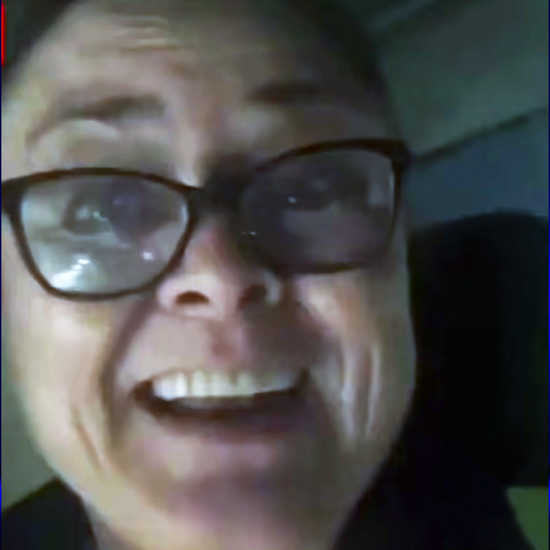 তাঁর শ্রমিকেরা কোটিপতি হয়ে গিয়েছেন? এমনও হতে পারে নাকি? বিশ্বাসই হচ্ছে না খনিমালিক ক্রিস উডের। অস্ট্রেলিয়ার সংবাদমাধ্যম এবিসি-র কাছে তাঁর প্রতিক্রিয়া, ‘‘এমনটা হতেই পারে না!’’