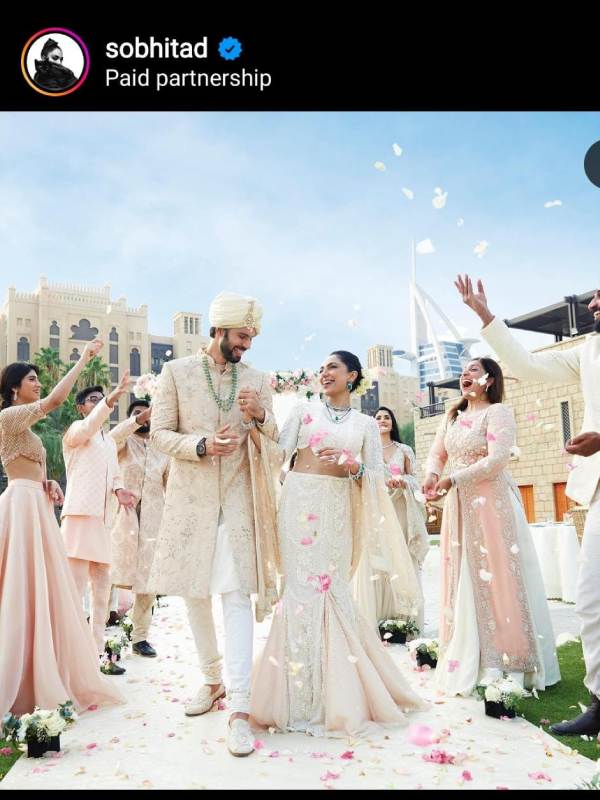 দুবাইকে বিয়ের গন্তব্য হিসেবে তুলে ধরতে একটি প্রচারের অংশ হয়েছেন শোভিতা। সেই ছবিই তিনি সোশ্যাল মিডিয়ায় পোস্ট করেছেন।