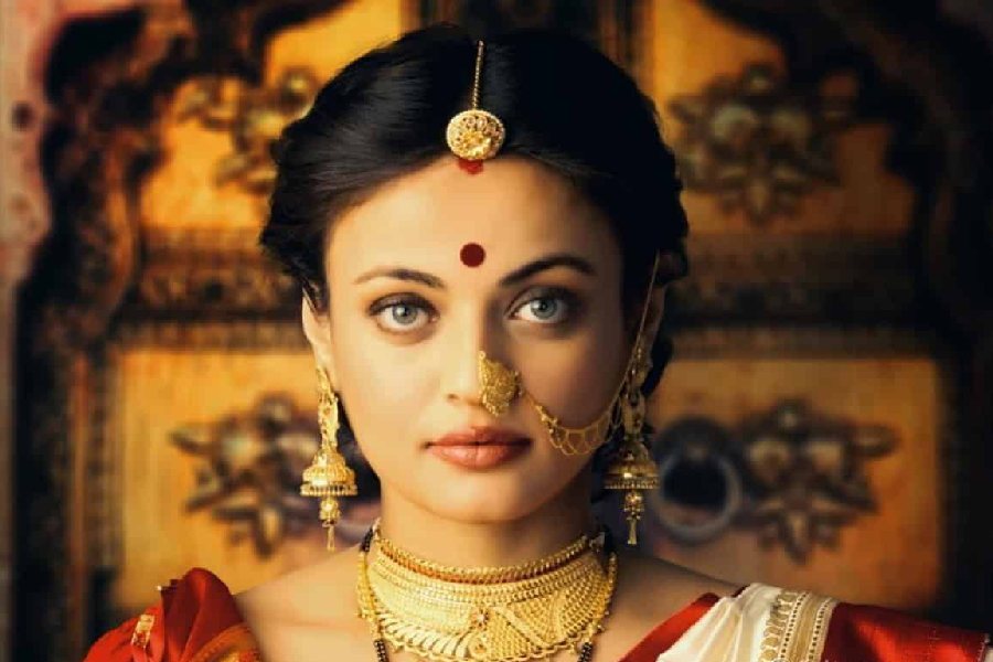 ঐশ্বর্যা রাইয়ের ‘কপি ক্যাট’ স্নেহা উল্লাল।