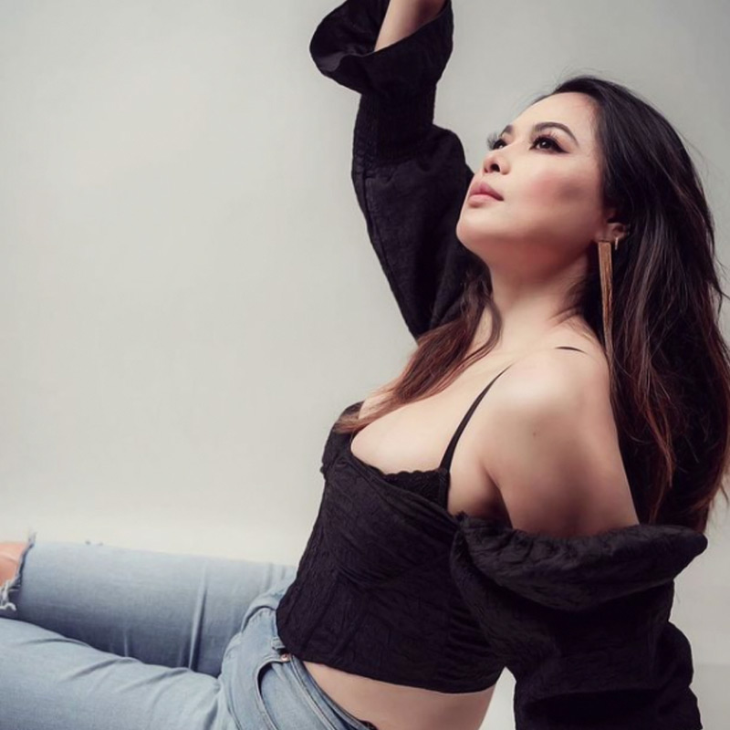 লিনের জন্ম মণিপুরে। ছোটবেলা থেকেই মডেলিংয়ের প্রতি আগ্রহ তাঁর। বিভিন্ন মডেলিং প্রতিযোগিতায় সেরা হয়েছেন তিনি।