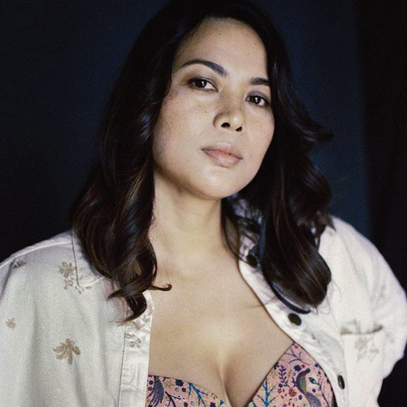 মডেলিংয়ের পাশাপাশি নিউ ইয়র্কের একটি স্কুলে অভিনয় প্রশিক্ষণের জন্য ভর্তি হয়েছিলেন লিন।