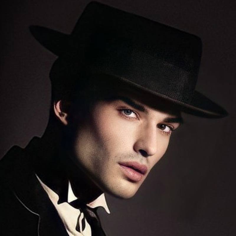 অ্যাথোস জানিয়েছেন, তাঁর ইন্দ্রিয় খুব তীক্ষ্ণ। আর এটিও তাঁর এই বিশেষ ক্ষমতার অন্যতম কারণ।