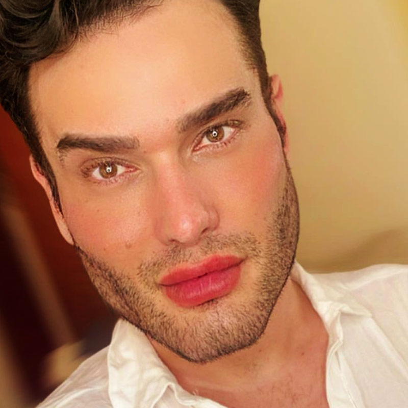 অ্যাথোস জানিয়েছেন, বিভিন্ন সংবাদমাধ্যমে বা ওয়েবসাইটে তাঁর সম্পর্কে জানার পরই একই রকম ভবিষ্যৎ দেখার ক্ষমতাসম্পন্ন মানুষেরা তাঁর সঙ্গে যোগাযোগ করেন। 