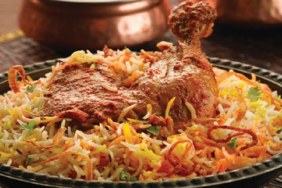  শাহরুখের পছন্দ ‘হায়দরাবাদি মাটন বিরিয়ানি’।