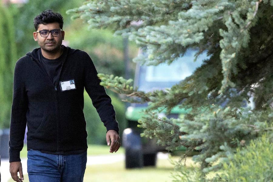 জ্যাকের পরই টুইটারের সিইও হন ভারতীয় বংশোদ্ভুত পরাগ আগরওয়াল। যদিও মাস্কের সঙ্গে চুক্তি চূড়ান্ত হওয়ার পরই টুইটার ছাড়তে হয় পরাগকে। এ জন্য তাঁকে যথেষ্ট আর্থিক ক্ষতিপূরণও দিতে হয়েছে মাস্ককে।