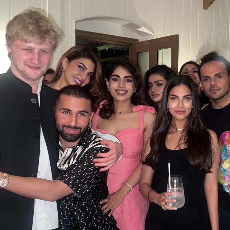 ওরহান অবত্রমানি। বলিপাড়ায় তিনি ওরি নামেই বেশি পরিচিত। অধিকাংশ সময় তারকাদের ভিড়ের মধ্যে দেখা যায় তাঁকে। অভিনয় জগতের সঙ্গে সরাসরি যুক্ত নন ওরহান। তাঁর আসল পরিচয় কী? কেনই বা তাঁকে নিয়ে এত মাতামাতি?