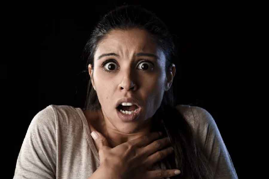 ভয়, উদ্বেগ— এগুলি আমাদের নিত্যসঙ্গী। আমাদের প্রত্যেকেরই কিছু না কিছুতে ভয় আছে। তবে সব কিছুকে ছাপিয়ে যে ভয় মানুষকে সবচেয়ে বেশি ঘিরে ধরে, তা হল মৃত্যুভয়।