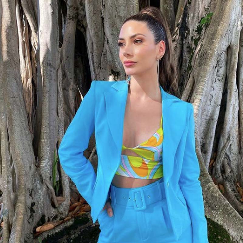 এত শুভেচ্ছাবার্তা পেয়ে দু’জনেই উচ্ছ্বসিত। নেটমাধ্যমে শুভাকাঙ্ক্ষীদের উদ্দেশে মারিয়ানা লিখেছেন, ‘‘আমাদের এত ভালবাসার জন্য সকলকে ধন্যবাদ। আমরা খুব খুশি। আশা করি আপনাদের জীবনও এমন খুশিতে ভরে উঠুক।’’