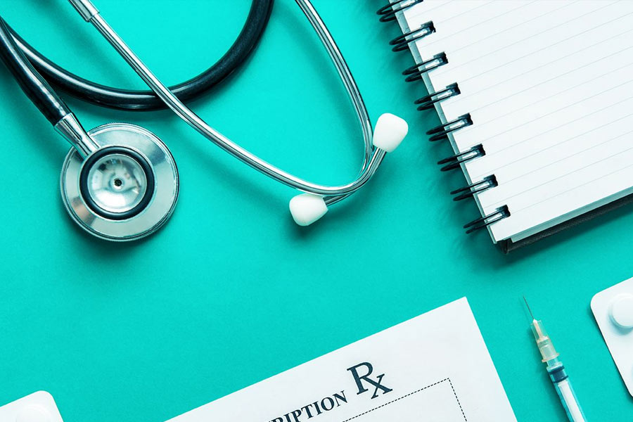 মৃত্যুর আগে একাধিক শারীরিক সমস্যায় ভুগেছিলেন ব্রঙ্কলি। তিনি তিন বার হৃদ্‌রোগে আক্রান্ত হন। বাদ যায় একটি পা-ও। ১৯৪২ সালের ২৬ মে টেক্সাসের সান আন্তোনিওতে তিনি মারা যান। তবে নিজের চিকিৎসায় কিন্তু অণ্ডকোষের ব্যবহার করেননি তিনি।