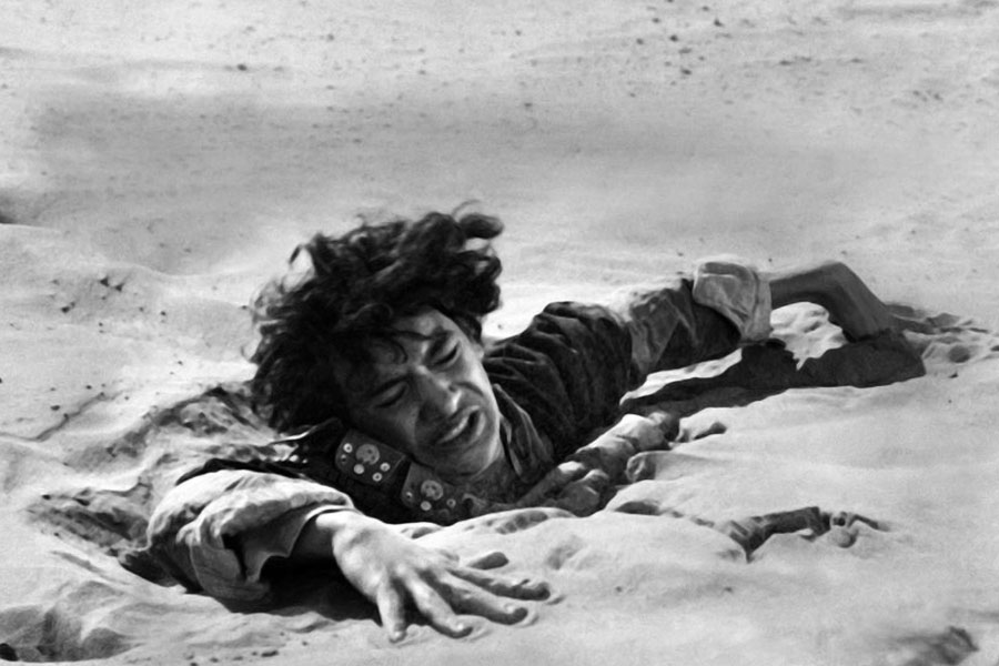 ছবিতে প্রায়ই দেখানো হয়, চোরাবালিতে আটকে যাওয়ার পর কোনও  মানুষ বালির ভিতরে ঢুকে যাচ্ছেন। কিছু ক্ষণের মধ্যেই তাঁর পুরো শরীর বালির ভিতর ঢুকে যায় এবং ওই ব্যক্তি শ্বাসরুদ্ধ হয়ে মারা যান।