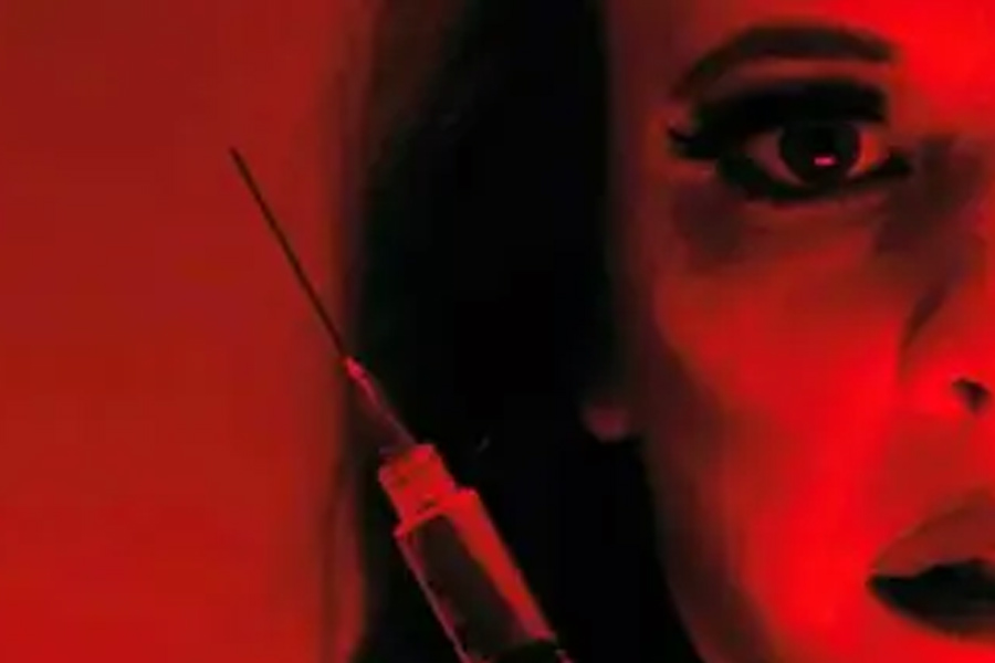 হৃদ্‌স্পন্দন বন্ধ করার জন্য যত বড় সিরিঞ্জের প্রয়োজন হয়, তা সচরাচর হাসপাতাল বা দোকানে পাওয়া যায় না।