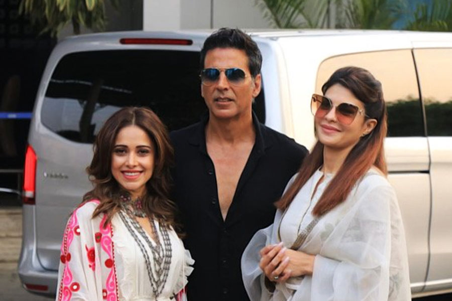 এই ছবিতে অভিনয় করে তিন কোটি টাকা পারিশ্রমিক পেয়েছেন তিনি।