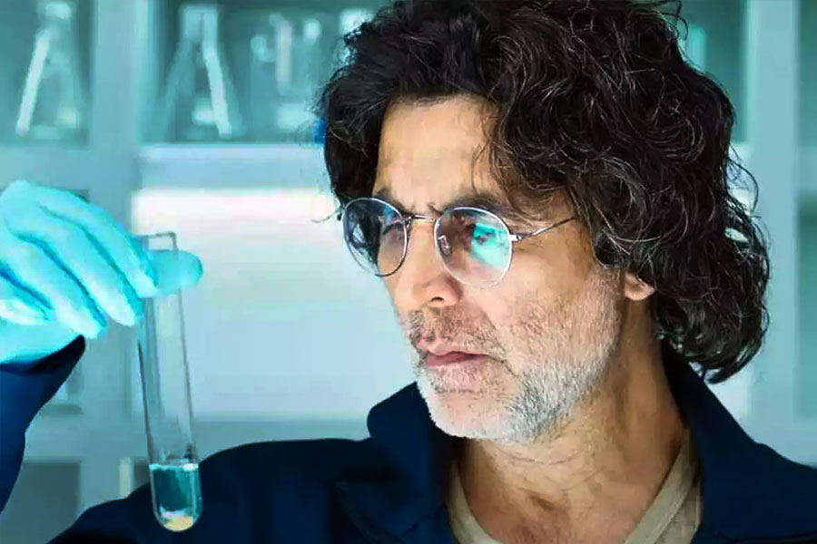 দক্ষিণী তারকা নাসার ‘রাম সেতু’ ছবিতে অভিনয় করে ৪৫ লক্ষ টাকা পারিশ্রমিক পেয়েছেন।