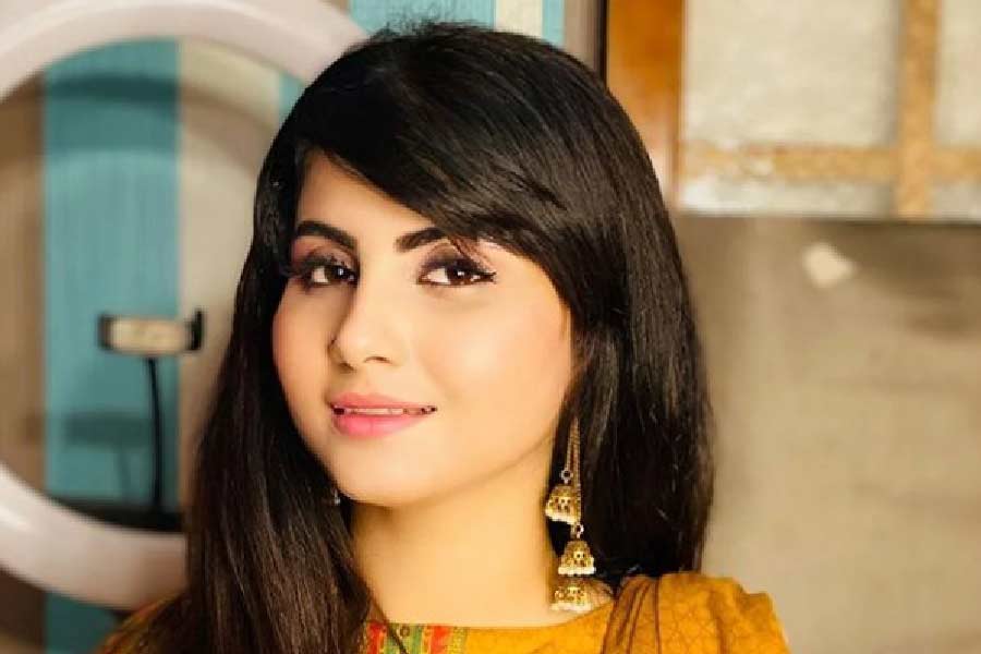 রাজারাজরাদের আমলে স্বয়ংবর সভায় রাজকন্যারা বিয়ে করতে ইচ্ছুক রাজকুমারদের বিয়ে করার জন্য নানা শর্ত দিতেন। সেই শর্তের অনেকগুলিই থাকত ভীষণ কঠিন, কোনওগুলি প্রায় অদ্ভুত। তবে এই আমলেও কেউ কেউ বিয়ে করার জন্য এমন ‘অদ্ভুত’ শর্ত দিয়ে থাকেন। যেমন পাকিস্তানের অভিনেত্রী শেহার শিনওয়ারি বিয়ে করার জন্য এক অদ্ভুত শর্ত দিয়েছেন। 