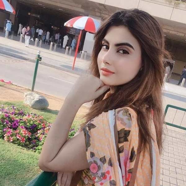 আগেও বহু ক্রিকেট ম্যাচ নিয়ে ভুলভাল ভবিষ্যদ্বাণী করে হাসির খোরাক হয়েছেন শেহার। তবে টি-টোয়েন্টি বিশ্বকাপে ভারতের কাছে পাকিস্তান হারার পরেই তাঁর ‘ভারত-বিরোধী’ টুইটের সংখ্যা ক্রমশ বাড়তে থাকে।  ক্রিকেট অনুরাগীরা অবশ্য মনে করিয়ে দিচ্ছেন, জিম্বাবোয়ের কাছে পাকিস্তানের মতো তথাকথিত ‘শক্তিশালী’ দলও টি-টোয়েন্টি বিশ্বকাপে পরাজিত হয়েছে। ফলে বিশ্বকাপের শেষ পর্যায়ে পাকিস্তান যেতে পারবে কি না, তা নিয়েই প্রশ্ন উঠে গিয়েছে।